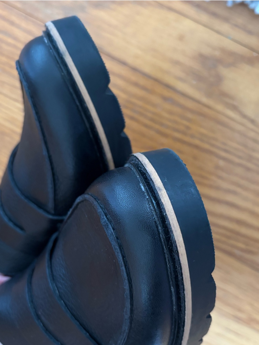 Blondo Lugged Waterproof Black Leather Penny Loafers- size 8 - Picture 8 of 9